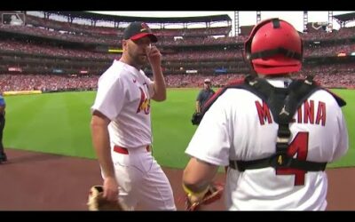 Adam Wainwright MIC’D UP during pregame routine & bullpen session! (Go inside Cardinals’ SP prep!!)