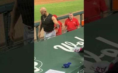 Albert Pujols giving his jersey to this young Cardinals fan 🥺🥺 (via @BobbySTL1936 on Twitter)