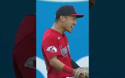 Steven Kwan’s incredible rookie season continues with this sensational double play!