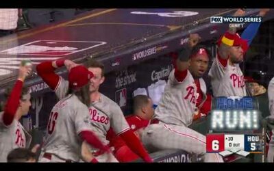 J.T. Realmuto gives the Phillies the lead in Game 1 of the World Series!