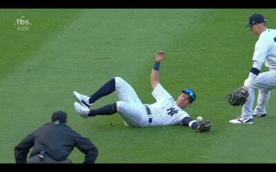 Two crazy plays get Guardians lead & win vs. Yankees in Game 2!! (Jose Ramirez & Oscar Gonzalez)