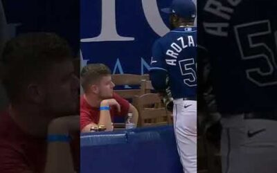 Heartwarming moment! RANDY AROZARENA GIVES BAT TO KID! 😁