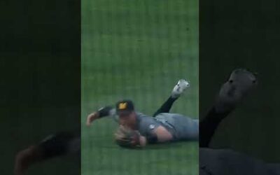 UNREAL! Cam Chick makes a catch we’ve never seen before! 😳