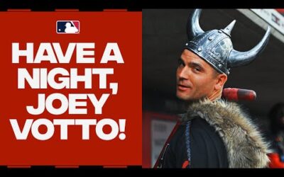 Joey Votto provides the Reds with 2 CLUTCH homers!