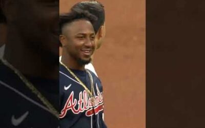 Short kings unite!! Steven Kwan and Ozzie Albies see which star is taller!! 🤣