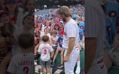 Bryce Harper put a smile on this young fan’s face. 🥺️ ❤️️