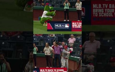 Shohei Ohtani was not impressed with the Phanatic’s drawing. 😂