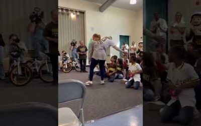 Manny Machado surprised these elementary school kids and the Padres gifted them all bikes!