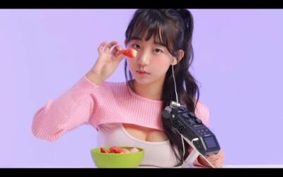 [ASMR] Strawberry Eating Sounds 🍓 과즙 터지는 딸기 소리