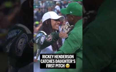 Rickey Henderson caught the ceremonial first pitch from his daughter on his bobblehead night! 💚💛