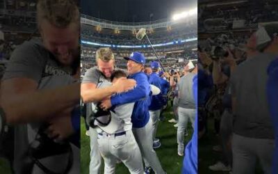 Champs hugging champs 😤 #WorldSeries