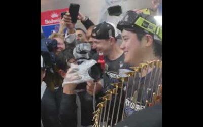 Shohei Ohtani tries out the new hardware! #WorldSeries